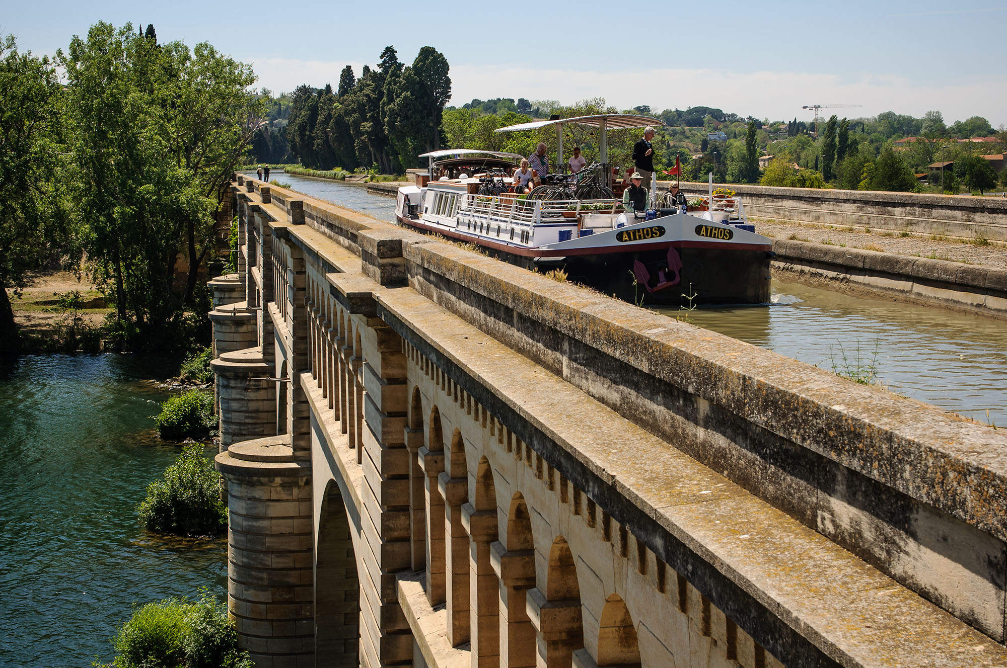 CRUCEROS FLUVIALES FRANCIA CRUCEROS FLUVIALES EN BARCAZA BARGE CRUISES PENICHE CRUCEROS ATHOS CANAL DU MIDI CRUCEROS CRUCEROS POR CANALES CRUCEROS SUR DE FRANCIA ACUEDUCTO CANAL DU MIDI ACUEDUCTO RIO ORB ATHOS BARGE CRUISES LUXURY CRUISES FRANCE CRUISES FAMILY CRUISES